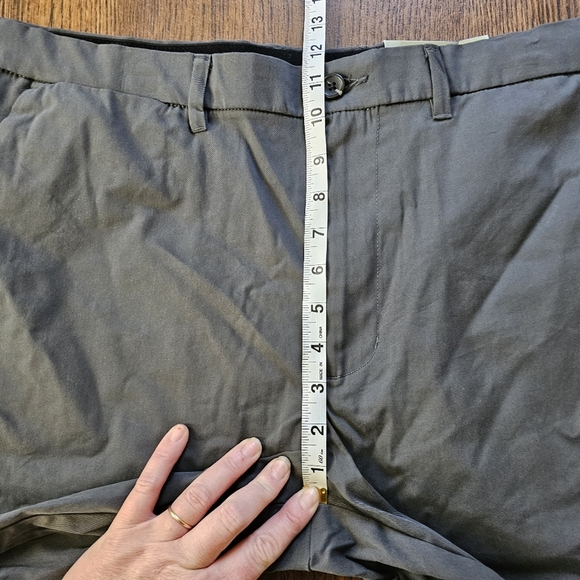Goodfellow & Co Men's Charcoal 9" Flat Front Tech Chino Shorts Size Men's 38 NEW - Picture 6 of 12